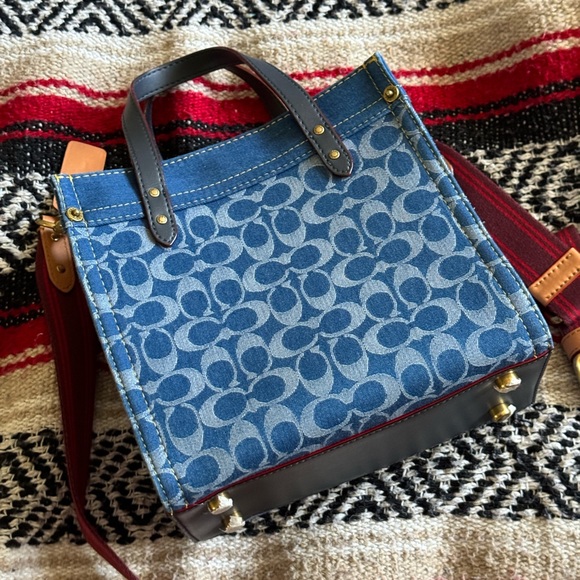 Coach Handbags - Coach crossbody